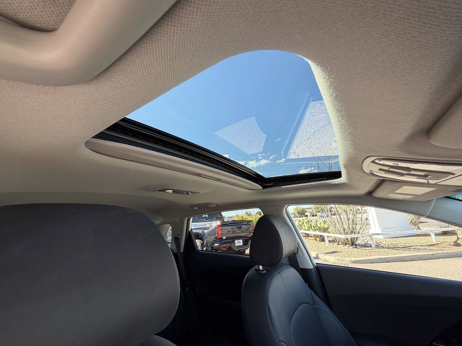 Used 2022 Kia Niro EX Premium w/ Cold Weather Package image 33