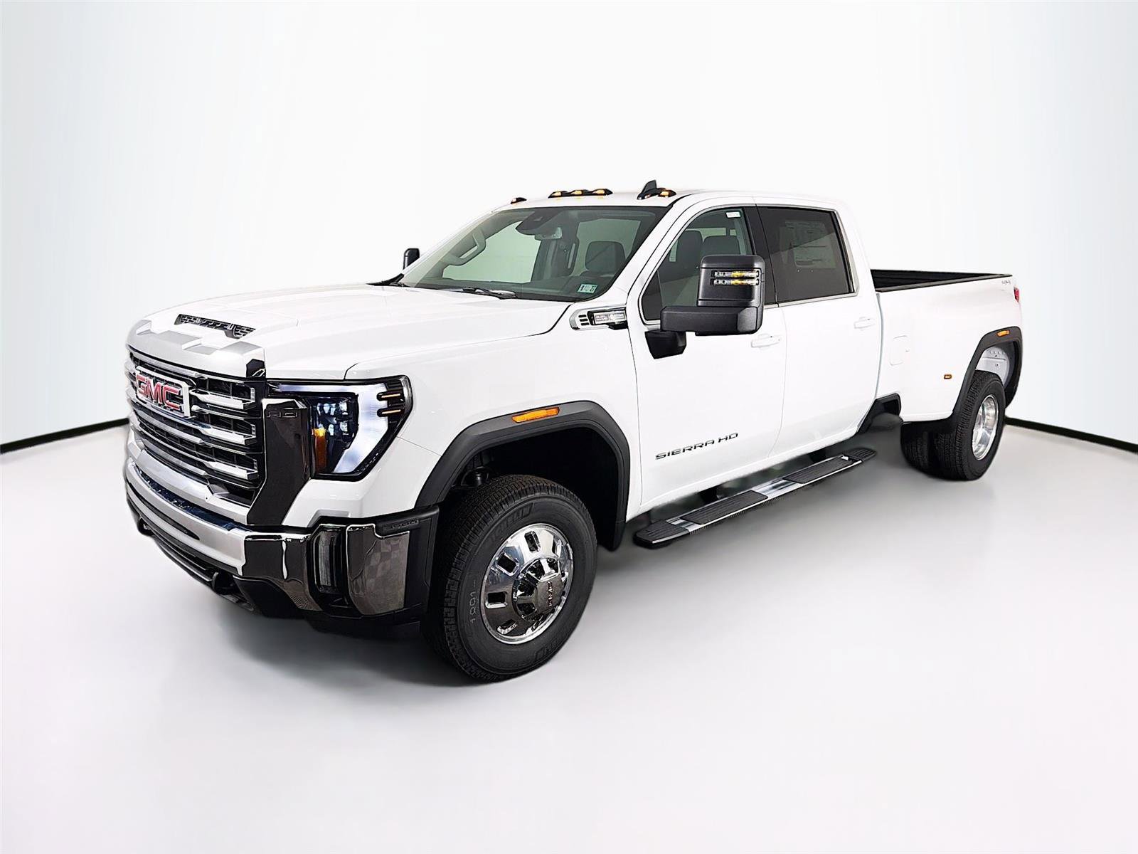 New 2026 GMC Sierra 3500 SLE w/ SLE Value Package image 3
