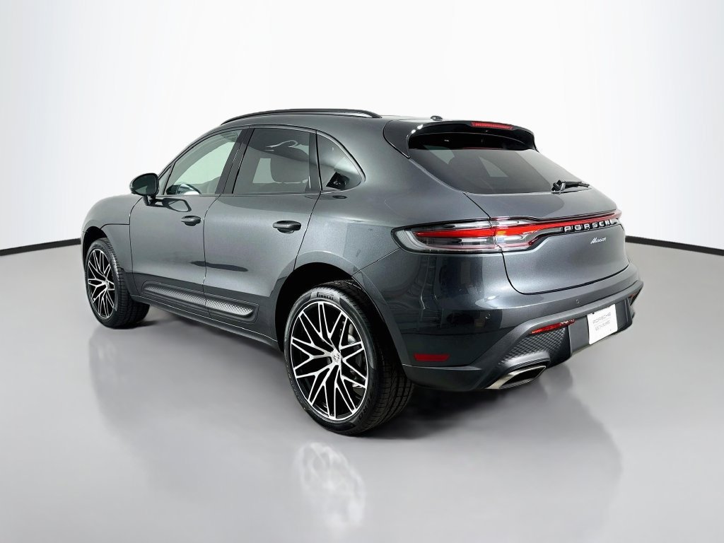 Certified 2026 Porsche Macan AWD/4WD image 3