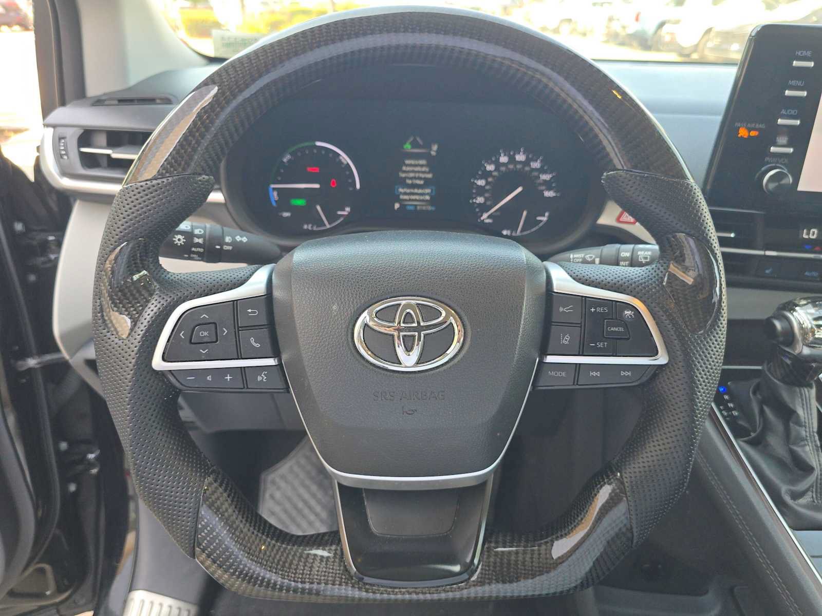 Used 2023 Toyota Sienna XLE FWD image 25