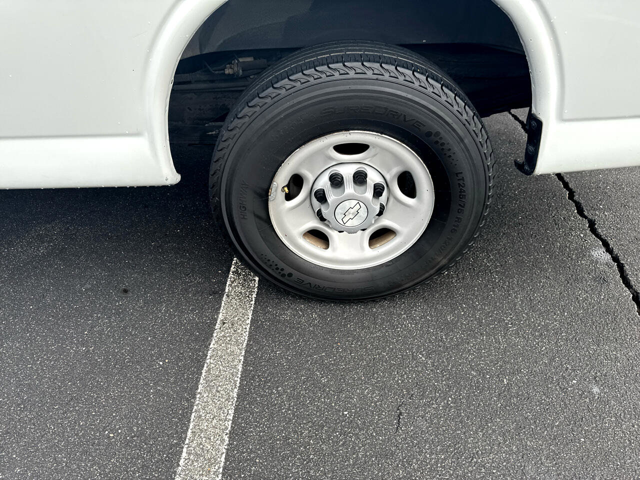 Used 2017 Chevrolet Express 2500 image 19