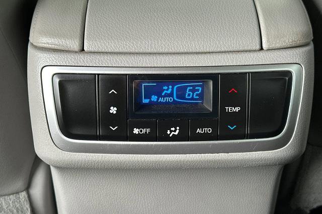 Used 2016 Toyota Highlander Plus w/ Preferred Accessory Package FWD image 15