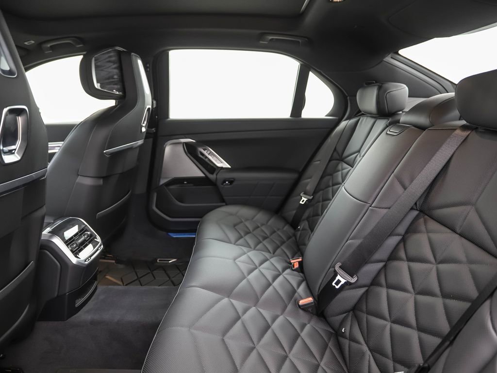 New 2026 BMW 740i xDrive w/ Premium Package image 22