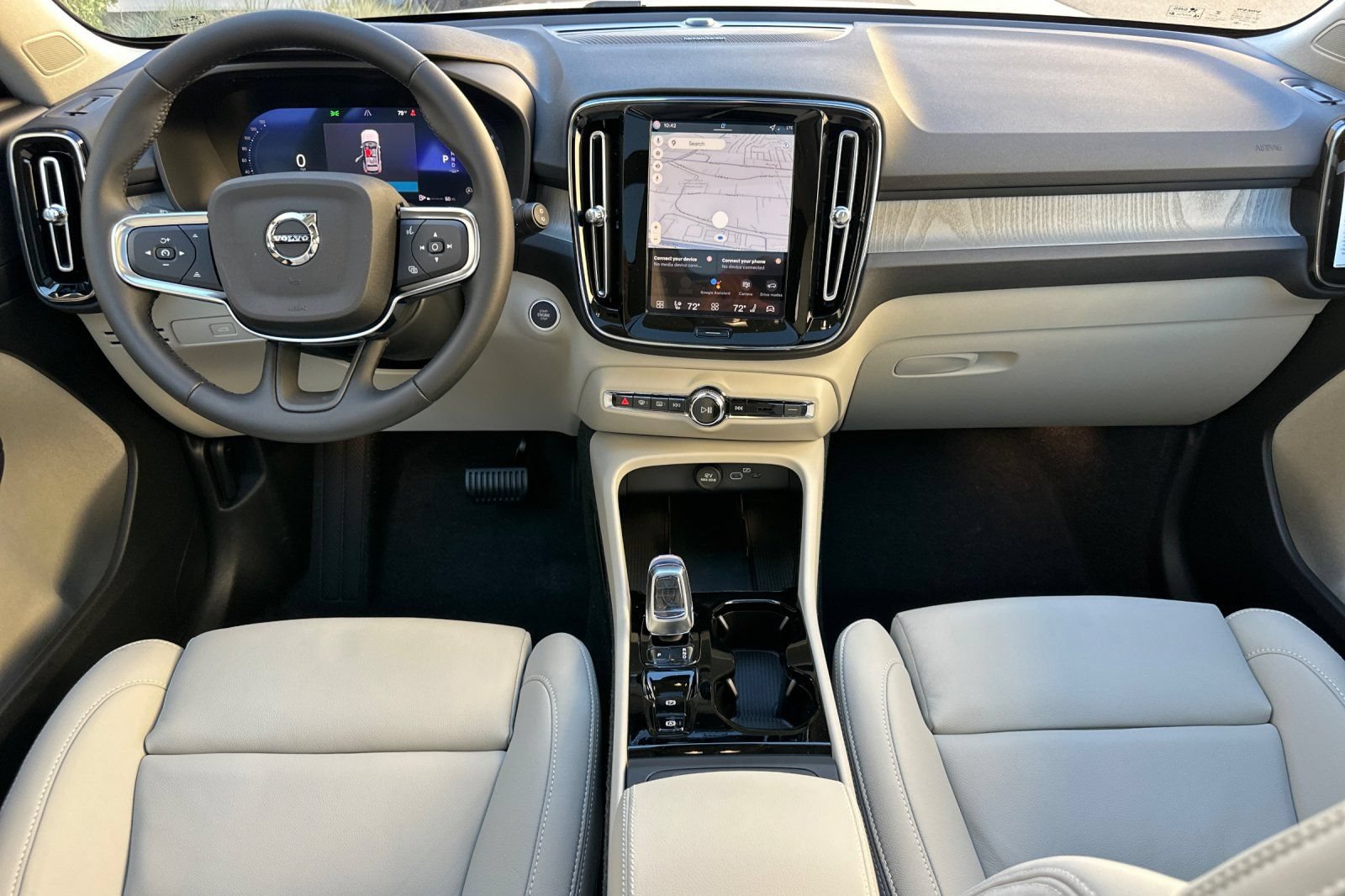 New 2026 Volvo XC40 B5 Ultra w/ Climate Package AWD/4WD image 14