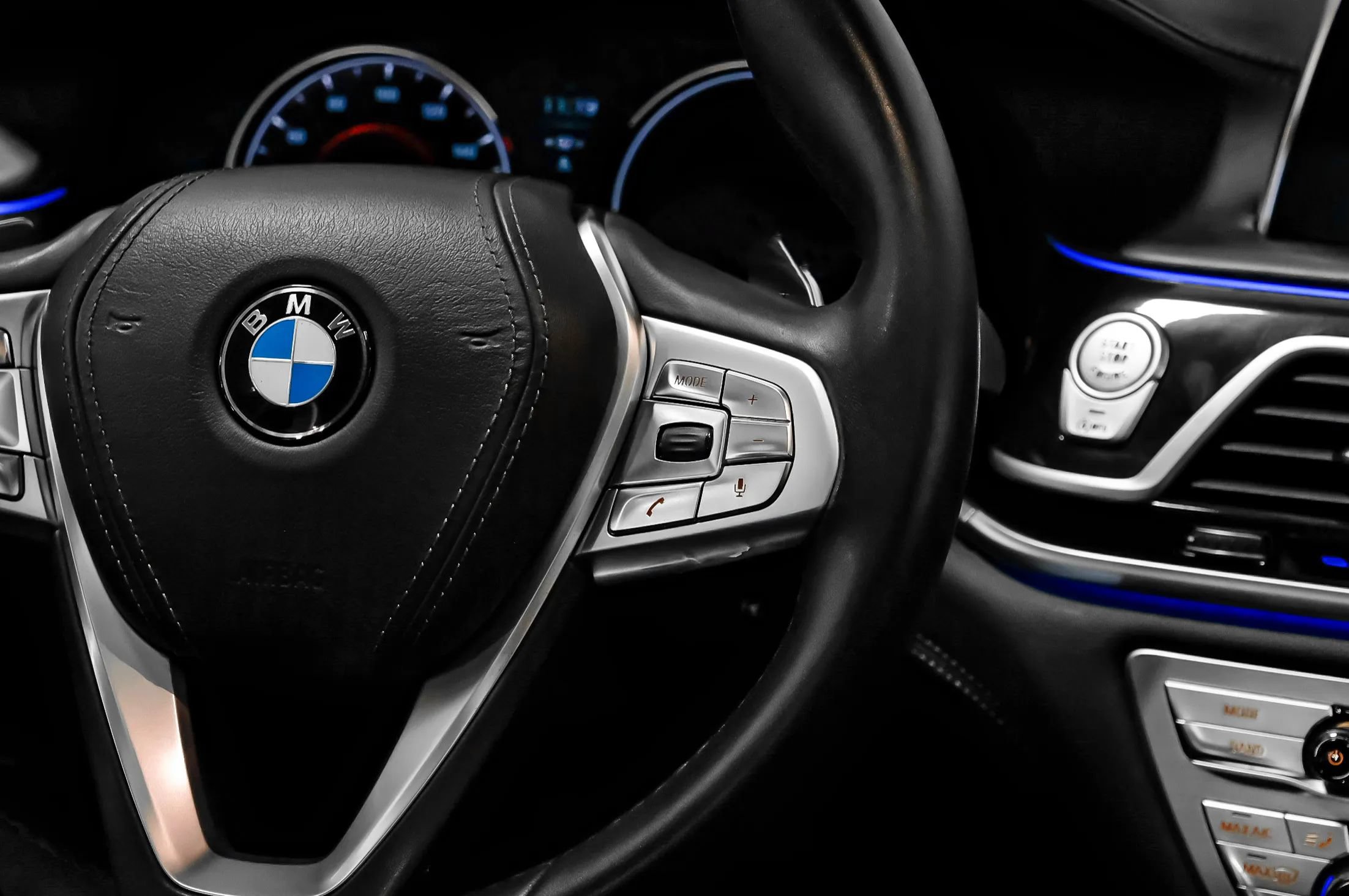 Used 2019 BMW 740i w/ Executive Package RWD image 16