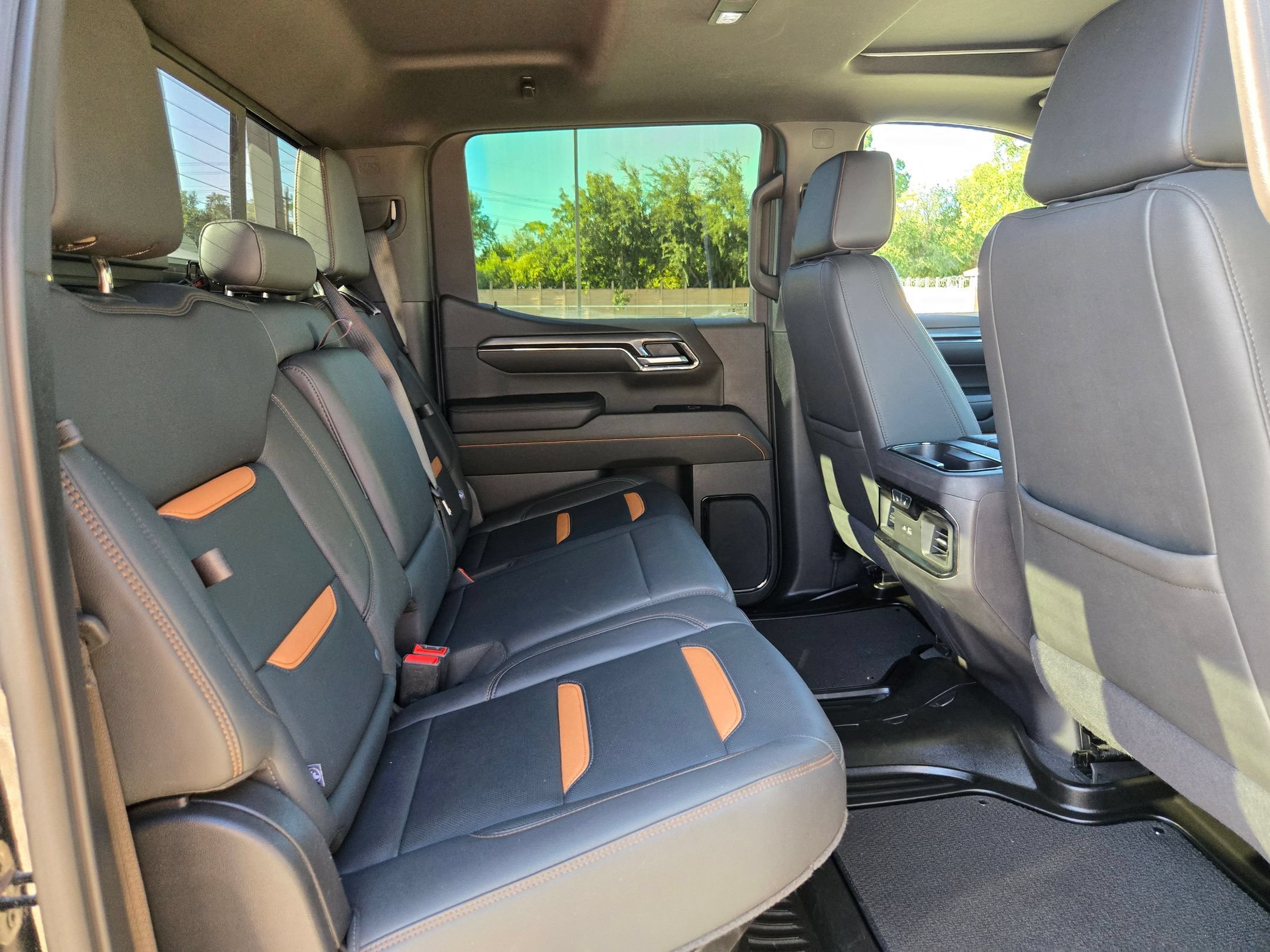 Used 2024 GMC Sierra 1500 AT4 w/ Technology Package AWD/4WD image 25