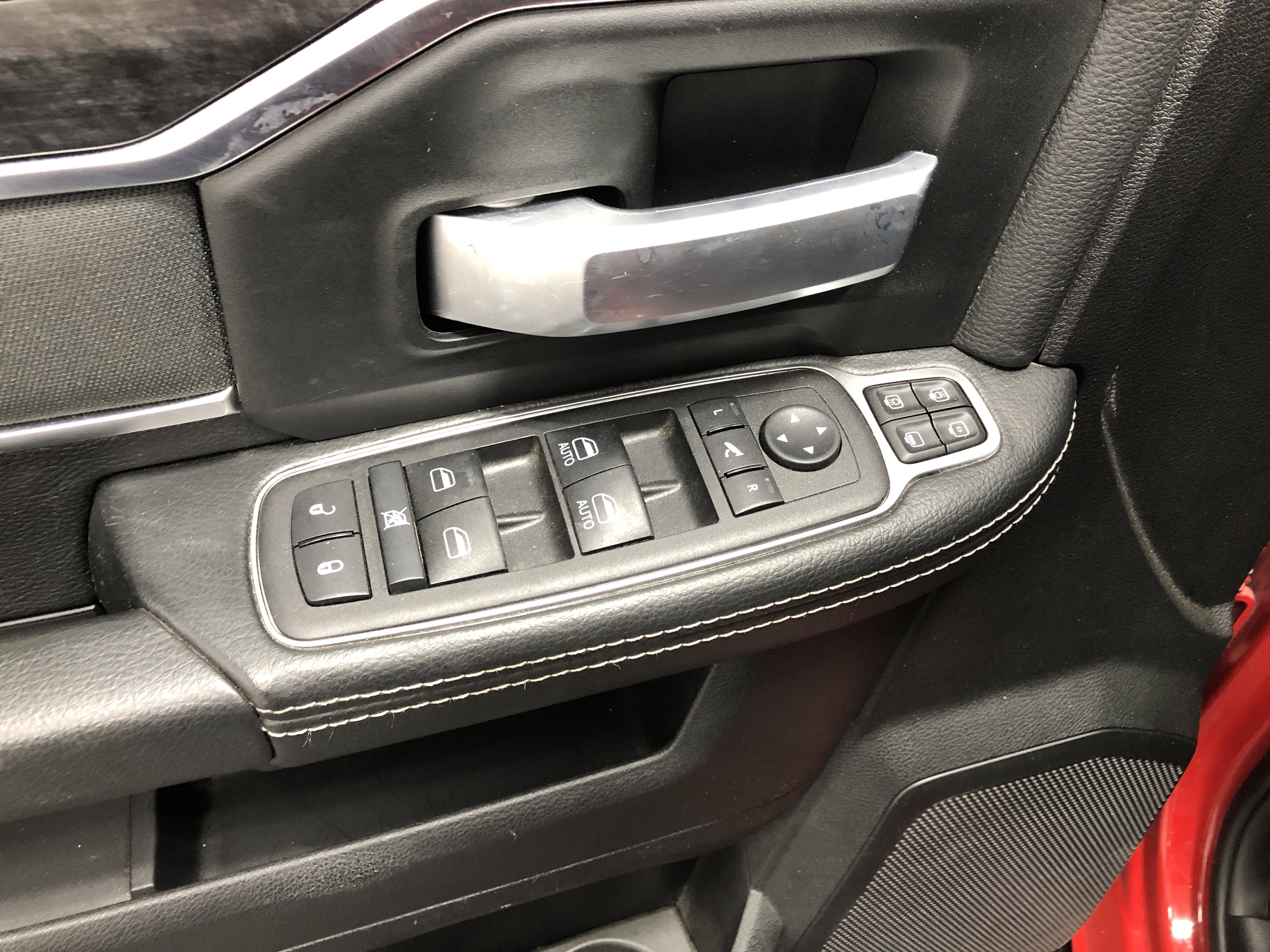 Certified 2024 RAM 2500 Big Horn w/ Night Edition AWD/4WD image 19