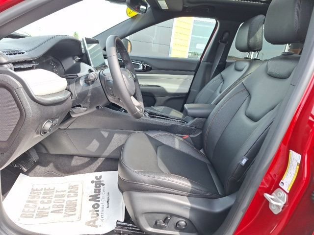 Used 2024 Jeep Compass Limited w/ Sun and Sound Group AWD/4WD image 23