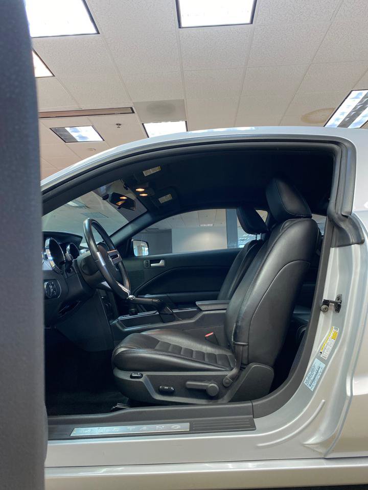 Used 2006 Ford Mustang GT RWD image 15