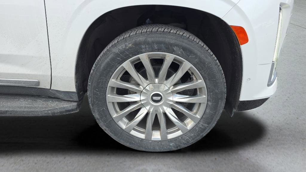 Used 2022 Cadillac Escalade ESV Premium Luxury image 13