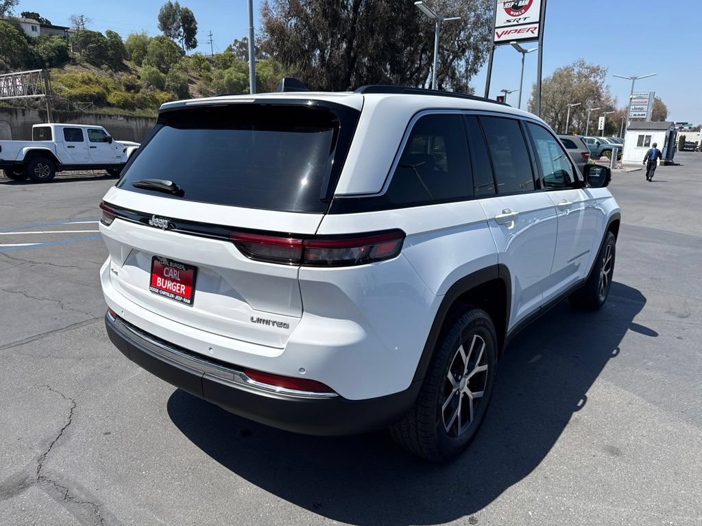 Certified 2025 Jeep Grand Cherokee Limited w/ Trailer Tow Package AWD/4WD image 8