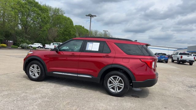 Used 2024 Ford Explorer XLT AWD/4WD image 6