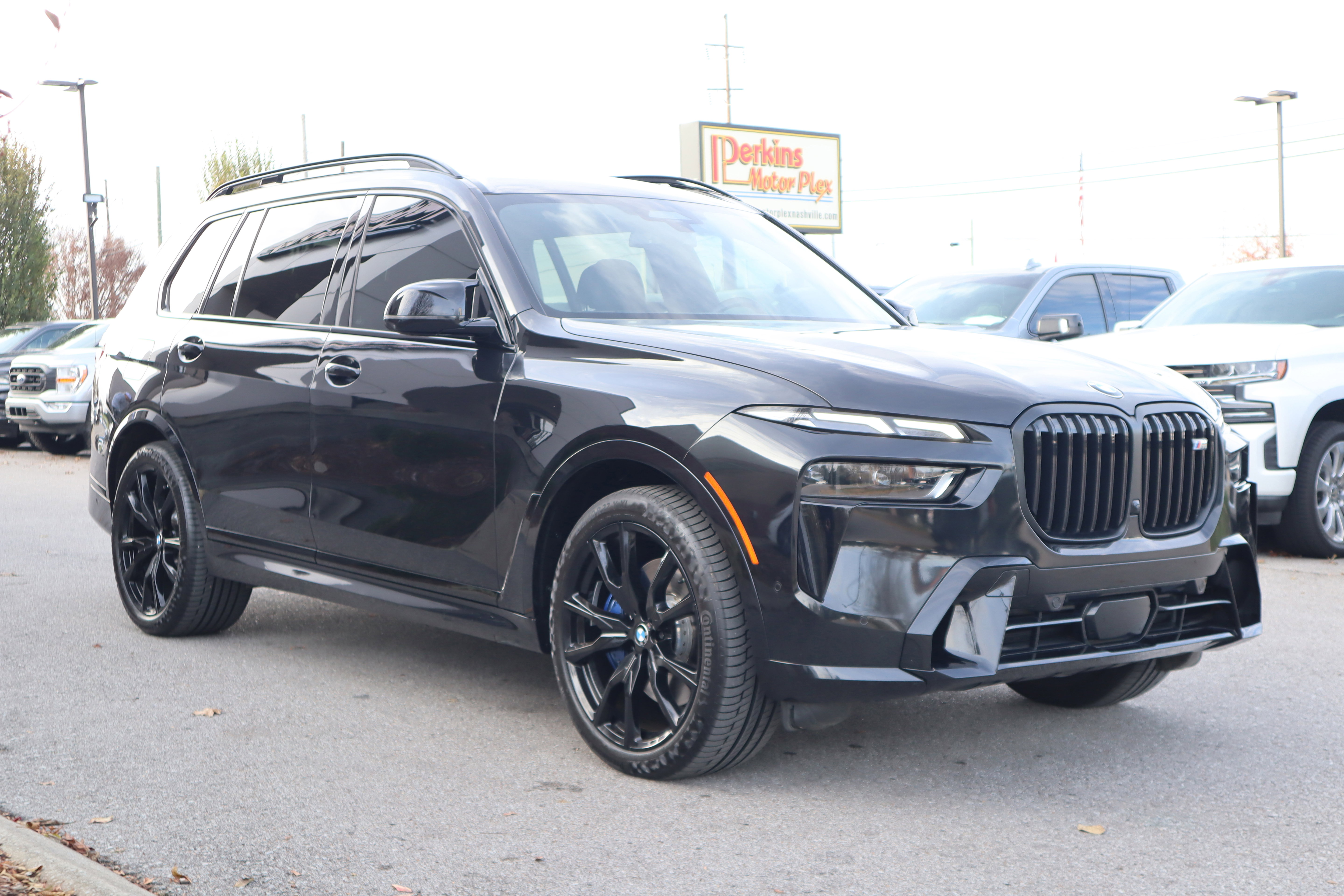 Used 2023 BMW X7 M60i w/ Executive Package image 5