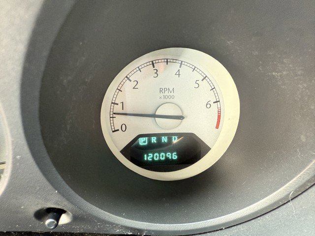 Used 2009 Chrysler Sebring LX image 18