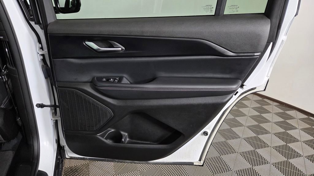 Used 2023 Jeep Grand Cherokee L Laredo image 34