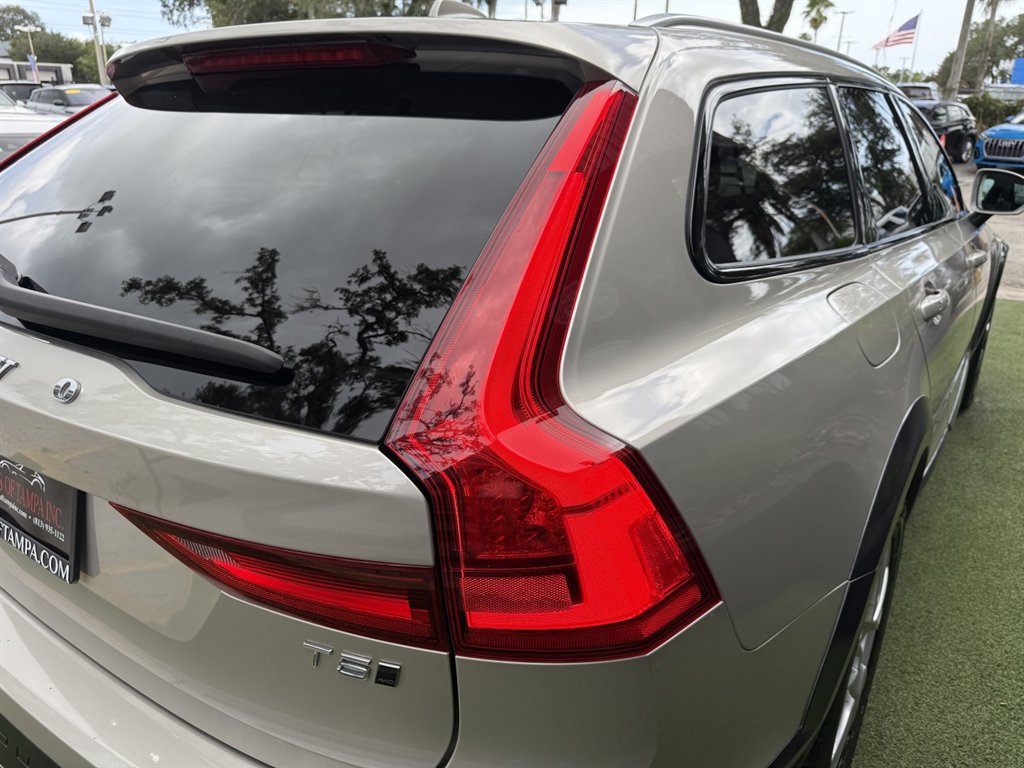 Used 2019 Volvo V90 T5 Cross Country AWD/4WD image 12