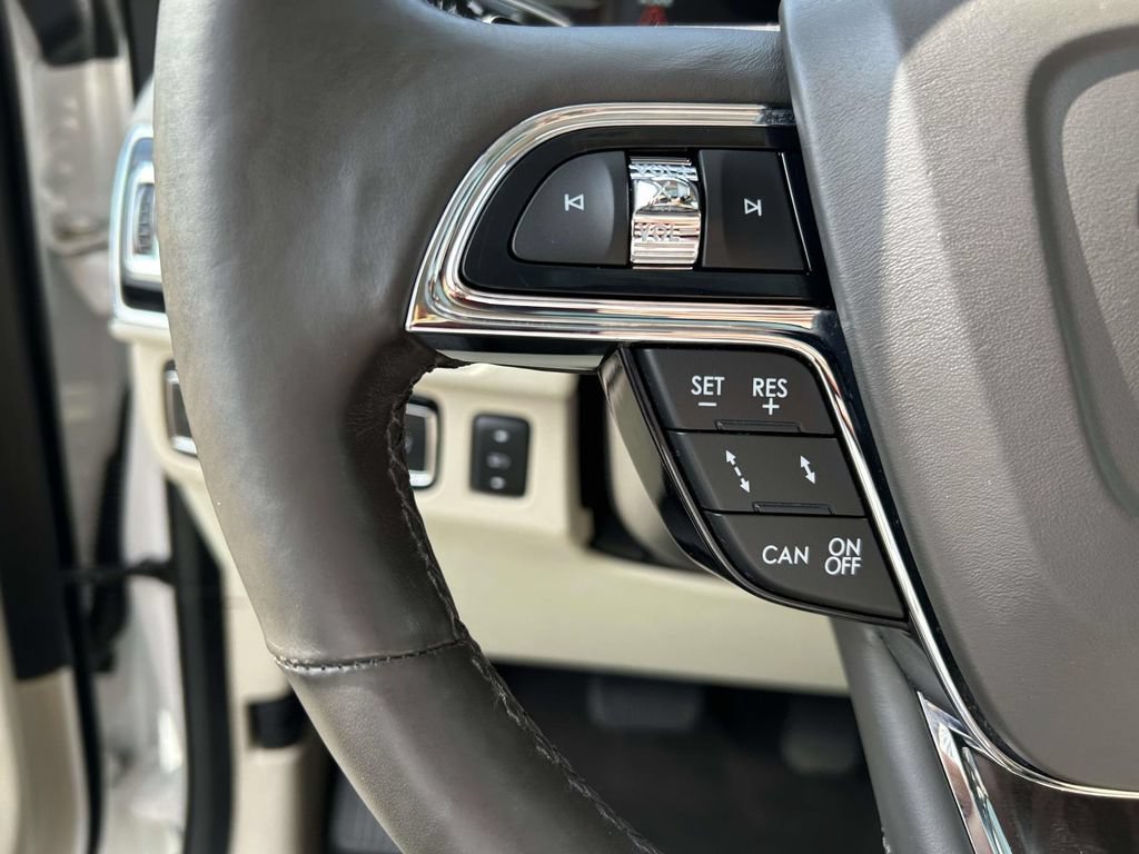 Used 2018 Lincoln Navigator Reserve w/ Technology Package AWD/4WD image 23