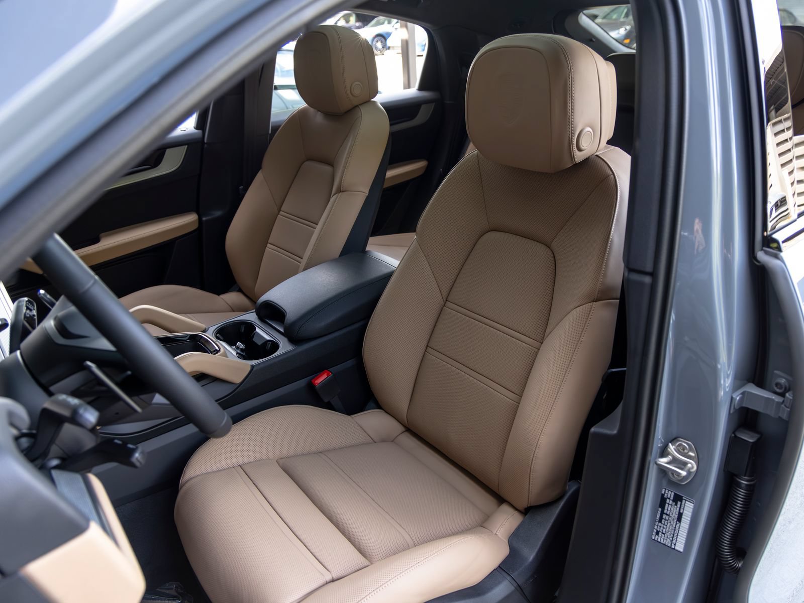 New 2026 Porsche Cayenne Coupe AWD/4WD image 5