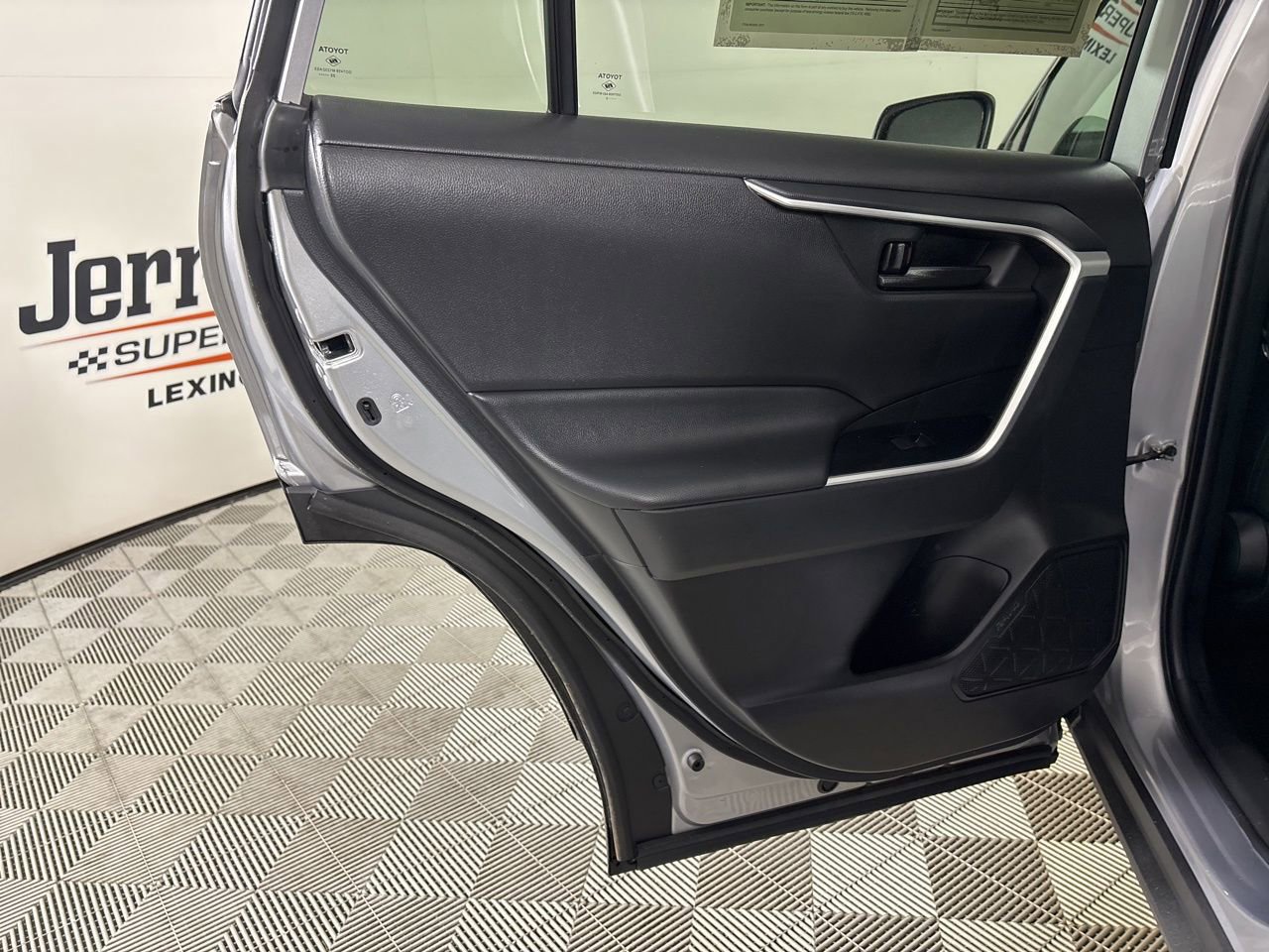 Used 2023 Toyota RAV4 LE FWD image 19