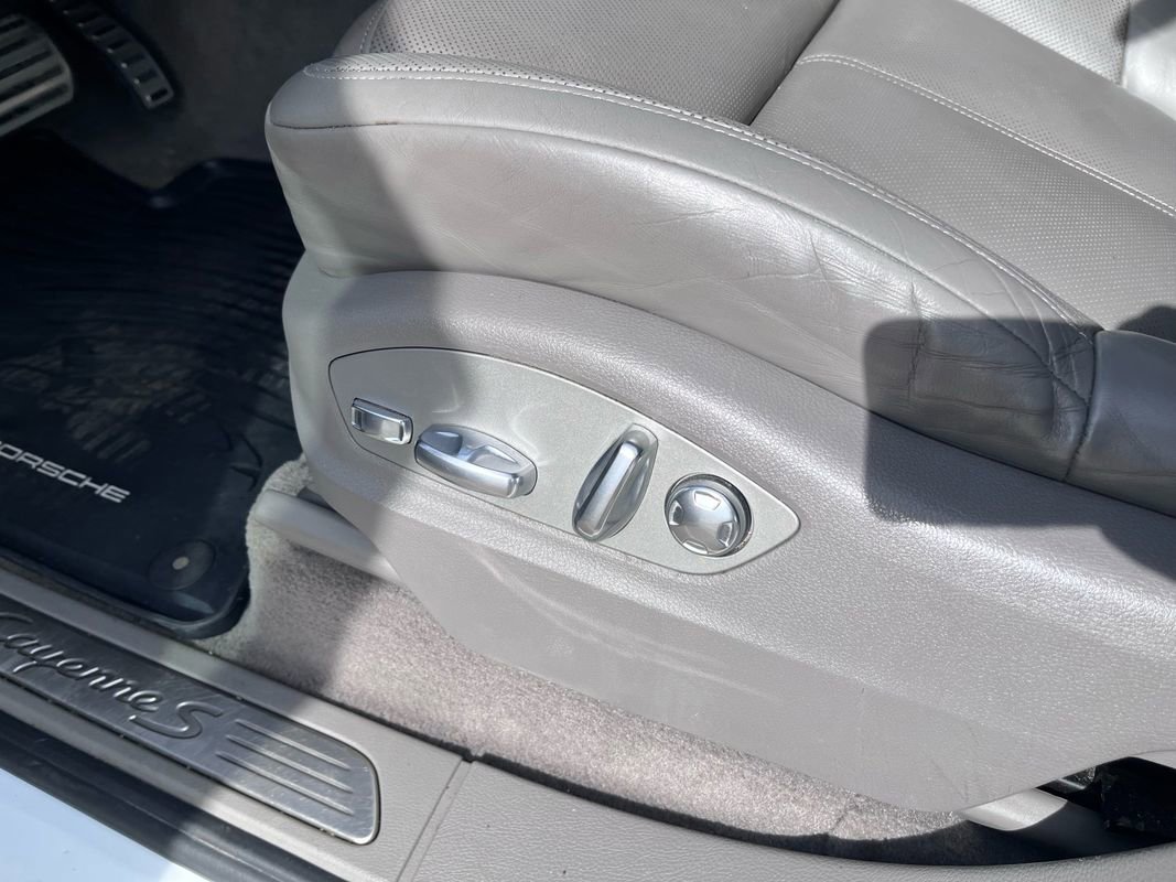 Used 2013 Porsche Cayenne S AWD/4WD image 15