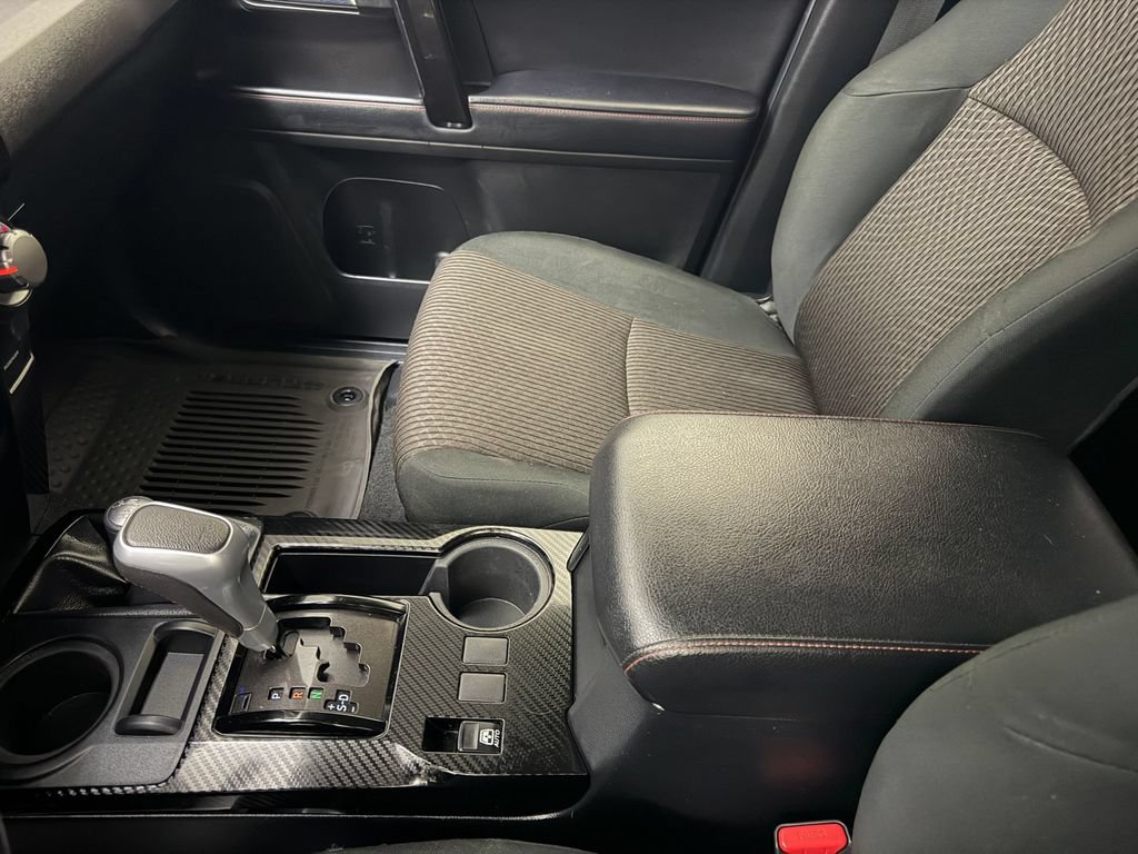 Used 2021 Toyota 4Runner TRD Off-Road AWD/4WD image 19