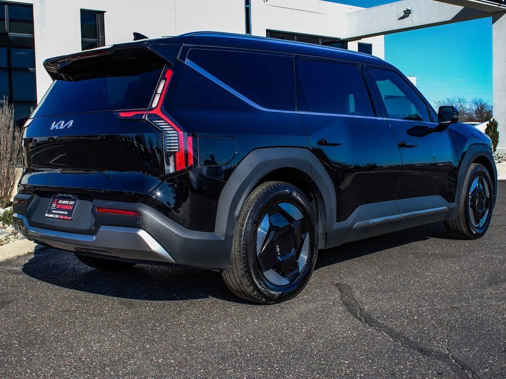 Used 2025 Kia EV9 Wind image 6