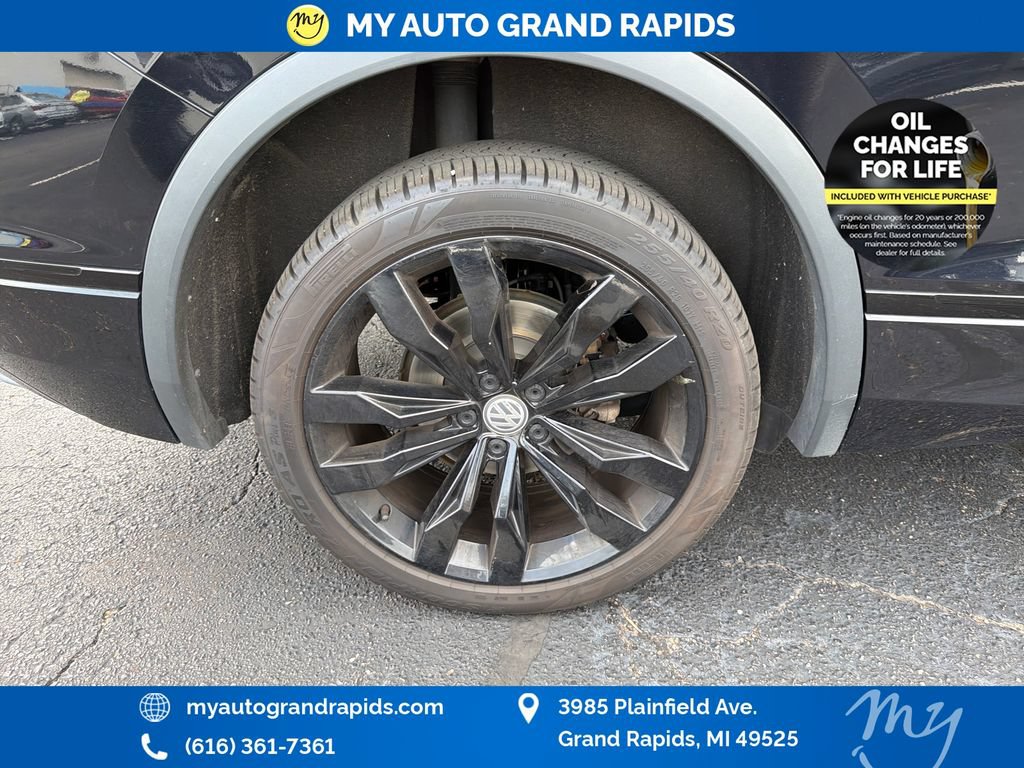 Used 2020 Volkswagen Tiguan SE R-Line w/ 3rd Row Seat Package AWD/4WD image 33