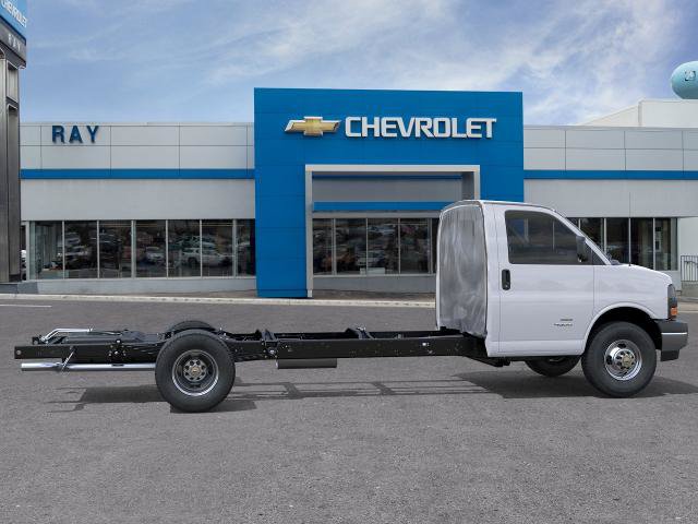 New 2026 Chevrolet Express 3500 w/ Power Convenience Package RWD image 32