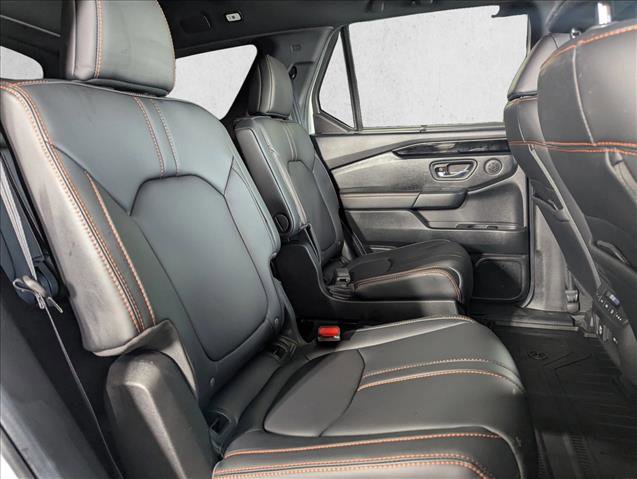 Used 2025 Honda Pilot TrailSport image 24