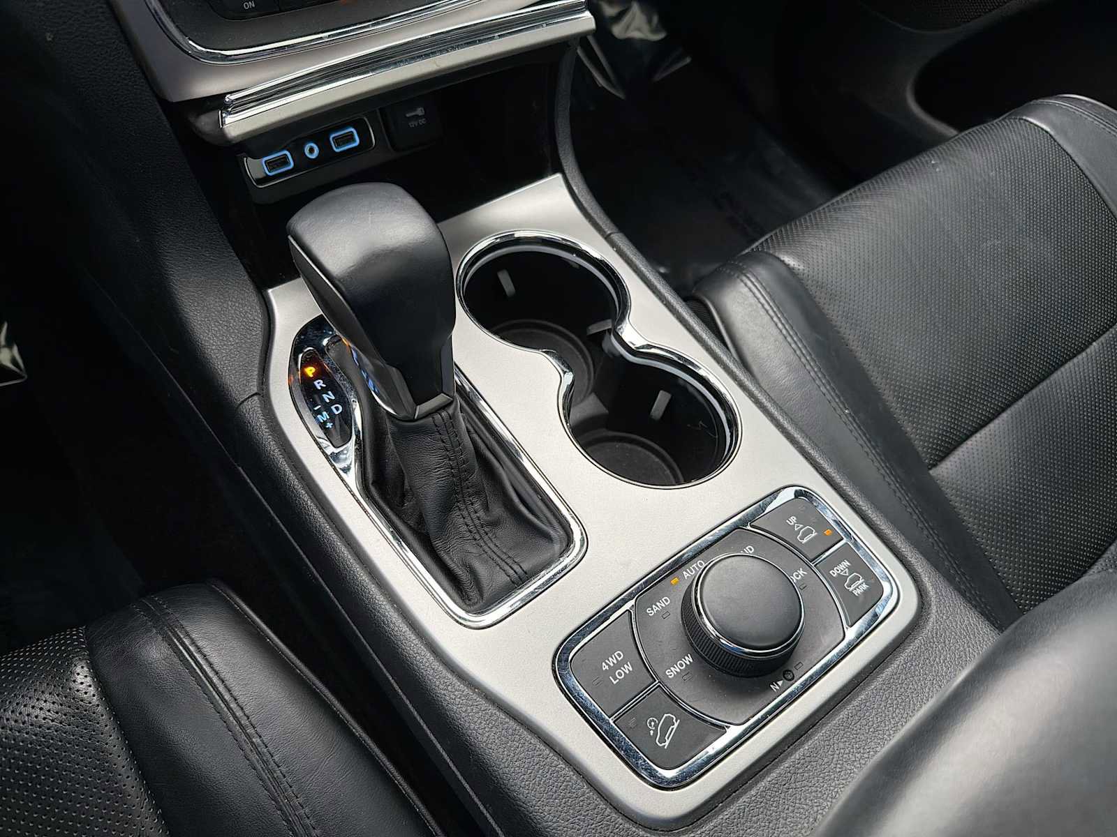 Used 2018 Jeep Grand Cherokee Overland image 27