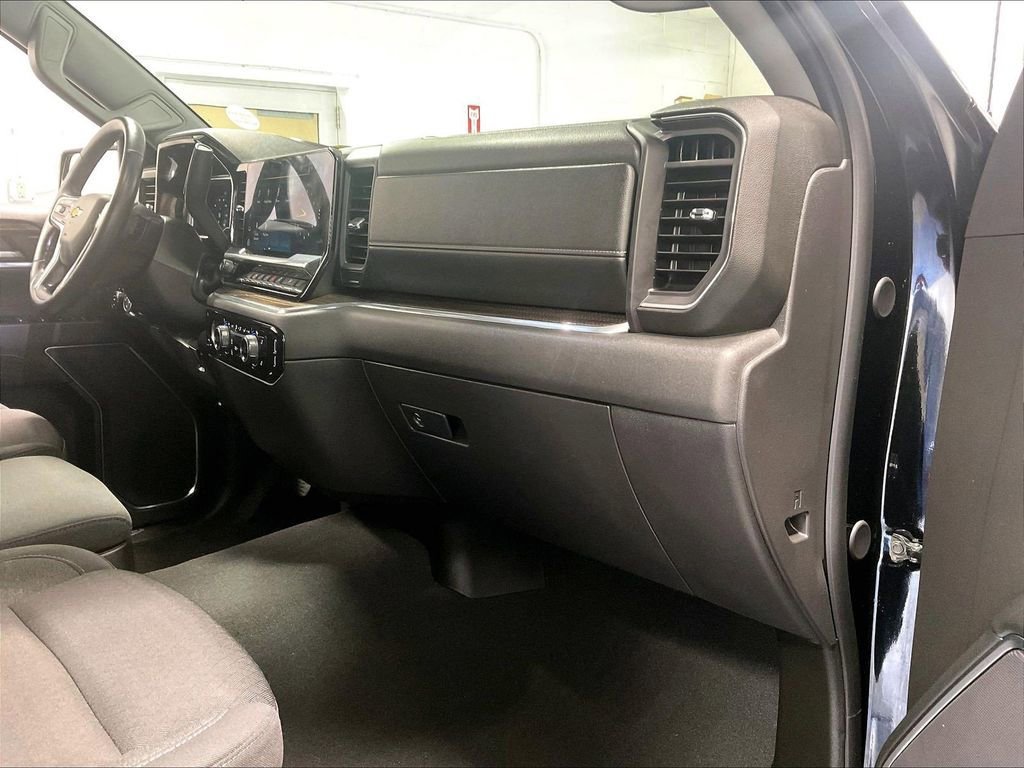 Used 2024 Chevrolet Silverado 1500 LT AWD/4WD image 13