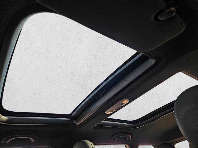 Used 2022 MINI Cooper Clubman S w/ Premium Package image 16