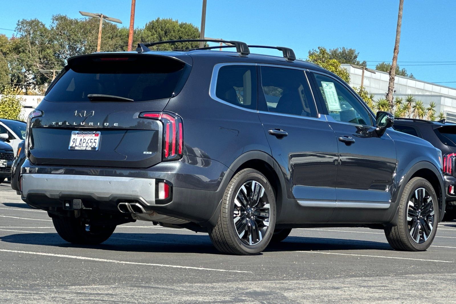 Certified 2024 Kia Telluride SX Prestige w/ Towing Package image 5