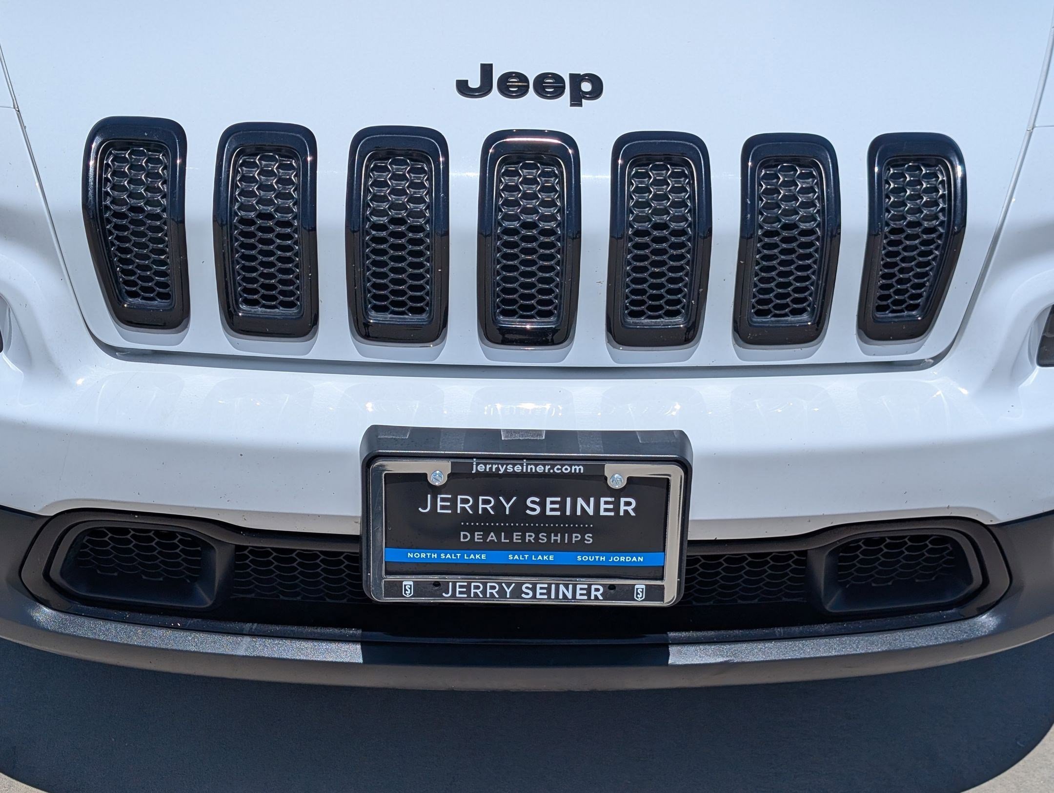 Used 2016 Jeep Cherokee Sport w/ Cold Weather Group AWD/4WD image 9