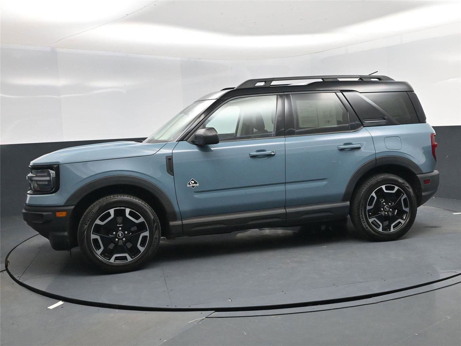 Used 2022 Ford Bronco Sport Outer Banks w/ Tech Package image 3