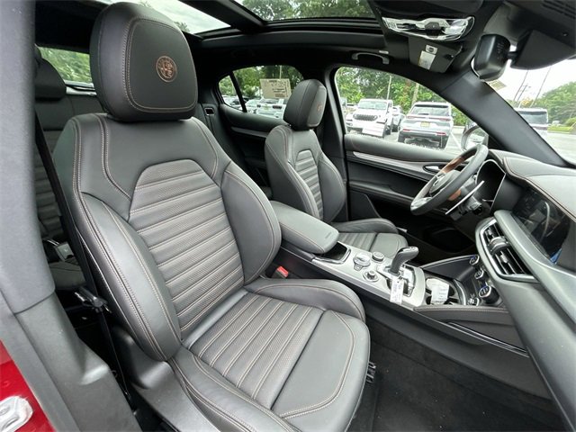 New 2025 Alfa Romeo Stelvio Sprint image 15