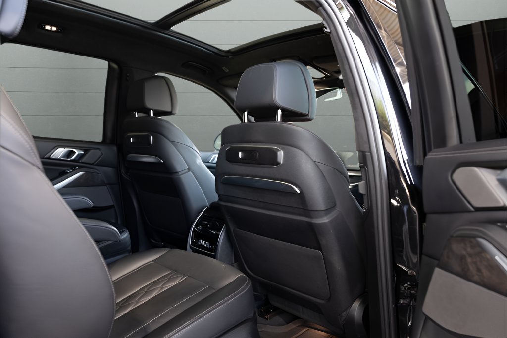 Used 2023 BMW X7 xDrive40i w/ M Sport Package AWD/4WD image 67