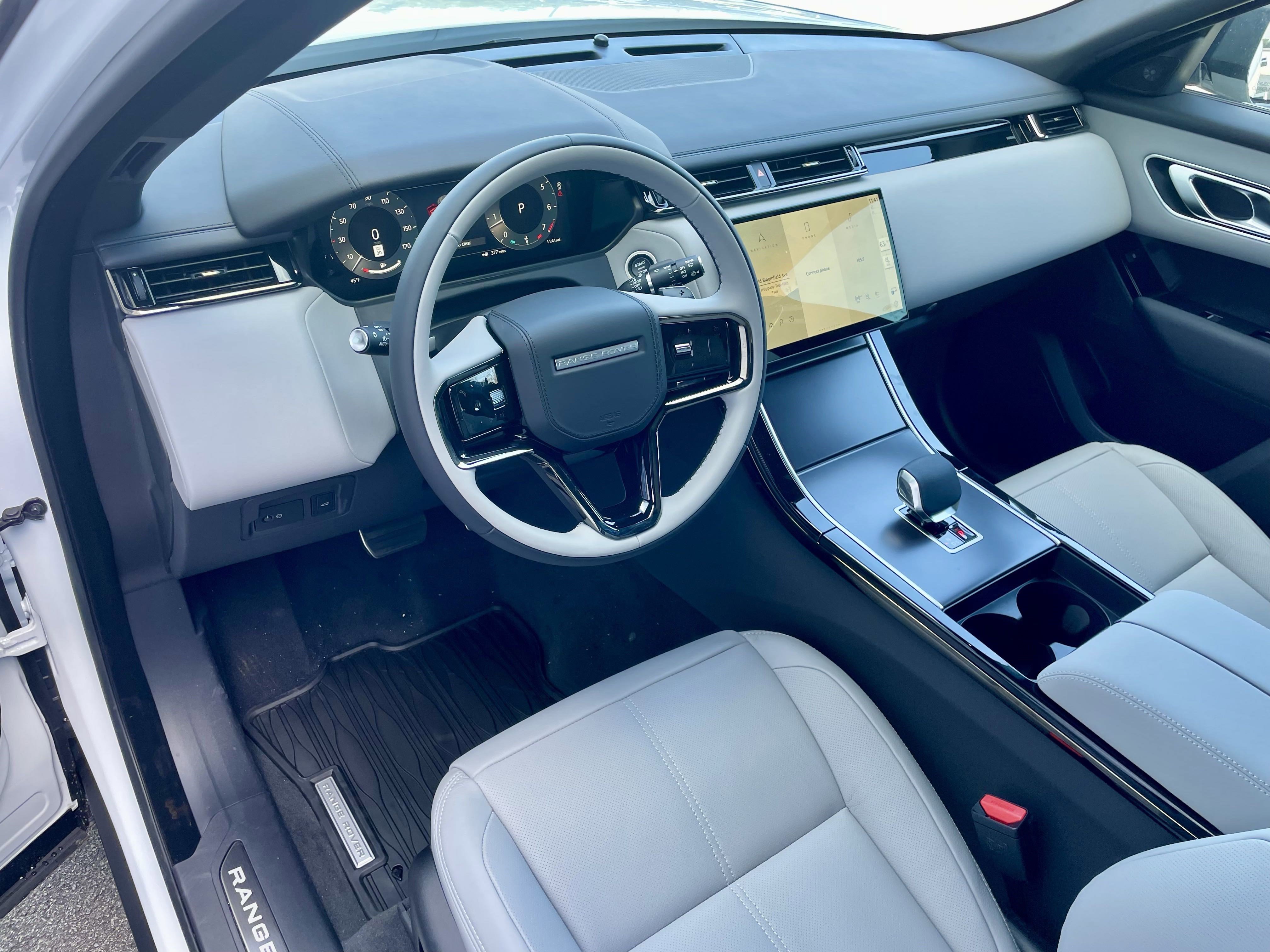 New 2026 Land Rover Range Rover Velar Dynamic SE image 13