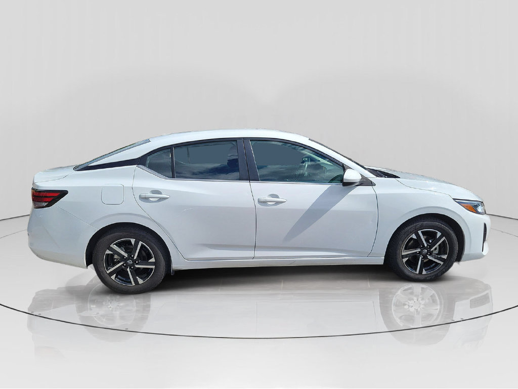 Used 2024 Nissan Sentra SV FWD image 8