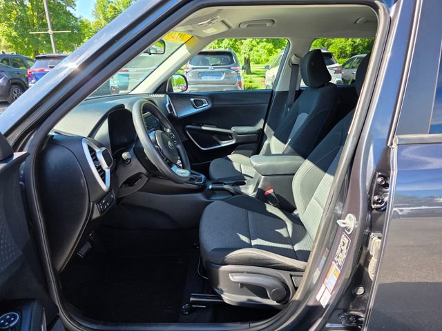 Used 2020 Kia Soul S FWD image 16
