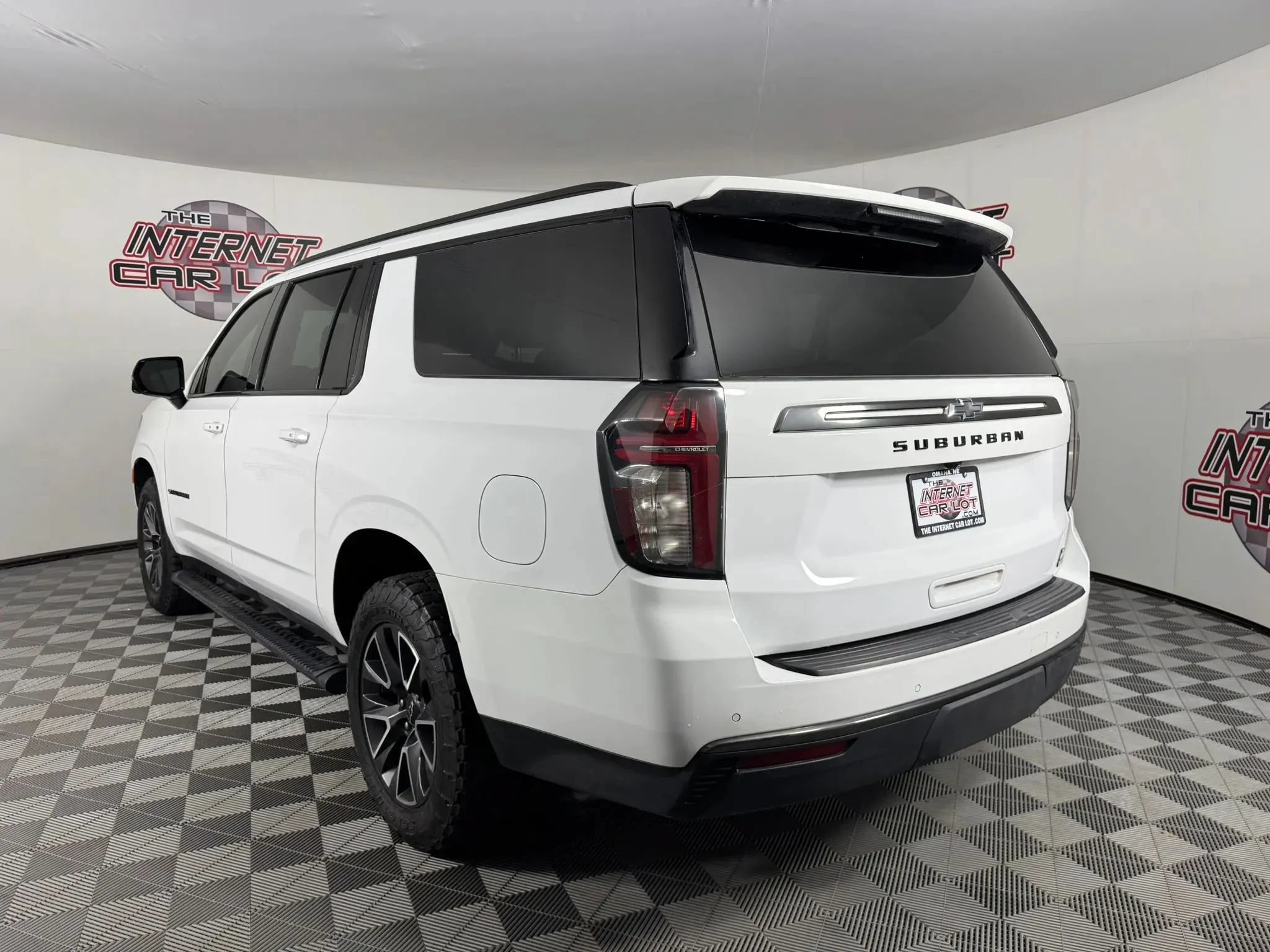 Used 2022 Chevrolet Suburban Z71 w/ Luxury Package AWD/4WD image 5