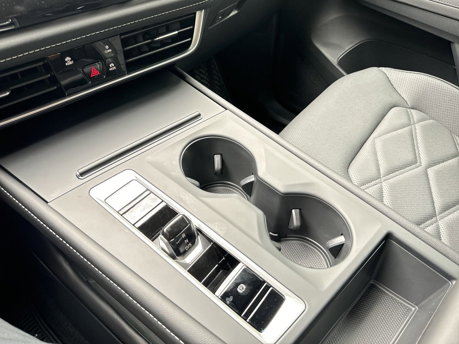 Certified 2026 Volkswagen Atlas SE image 14