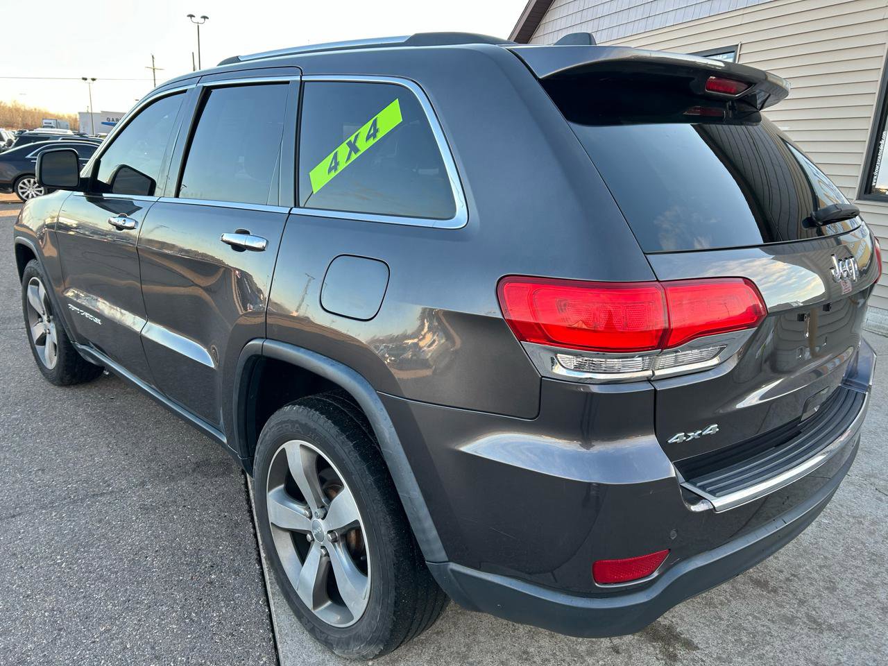 Used 2015 Jeep Grand Cherokee Limited w/ Luxury Group II image 7