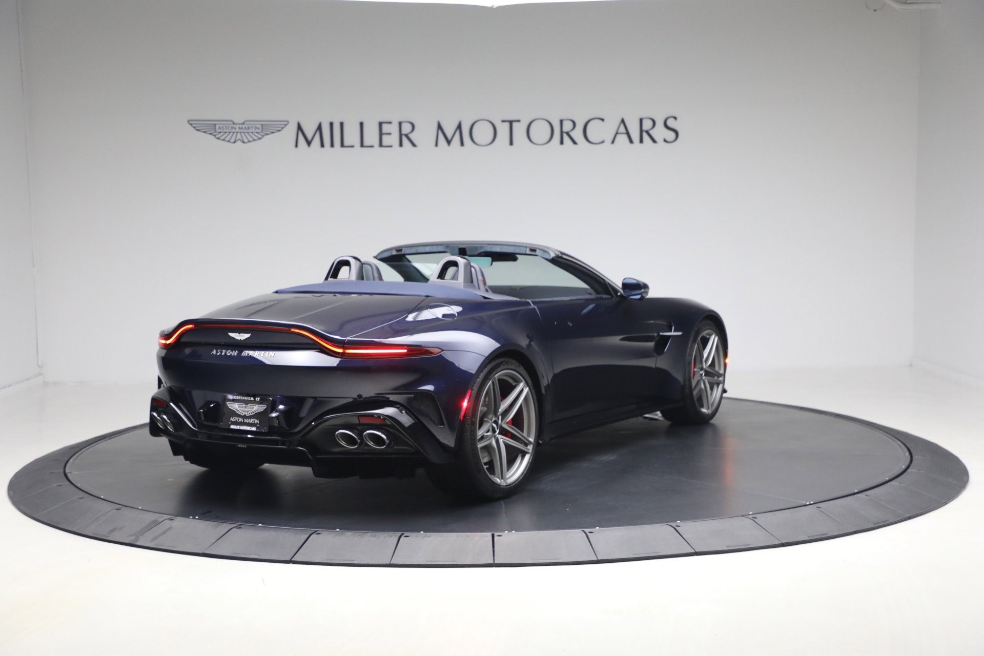 New 2026 Aston Martin V8 Vantage Roadster image 7