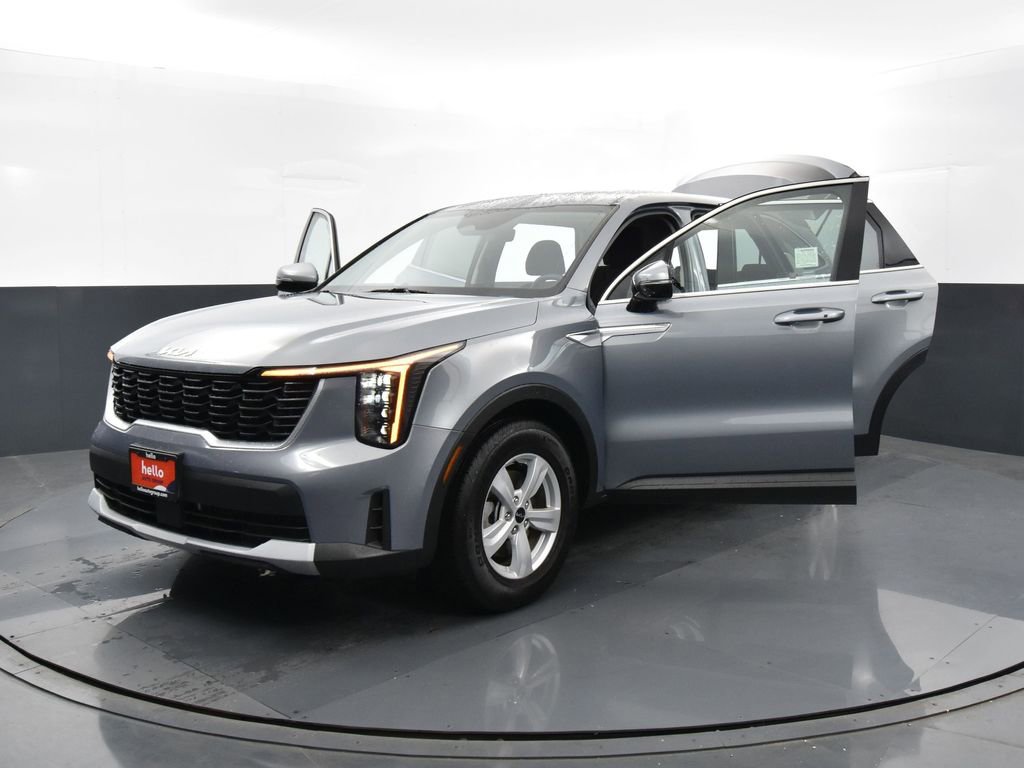 Certified 2025 Kia Sorento LX image 35