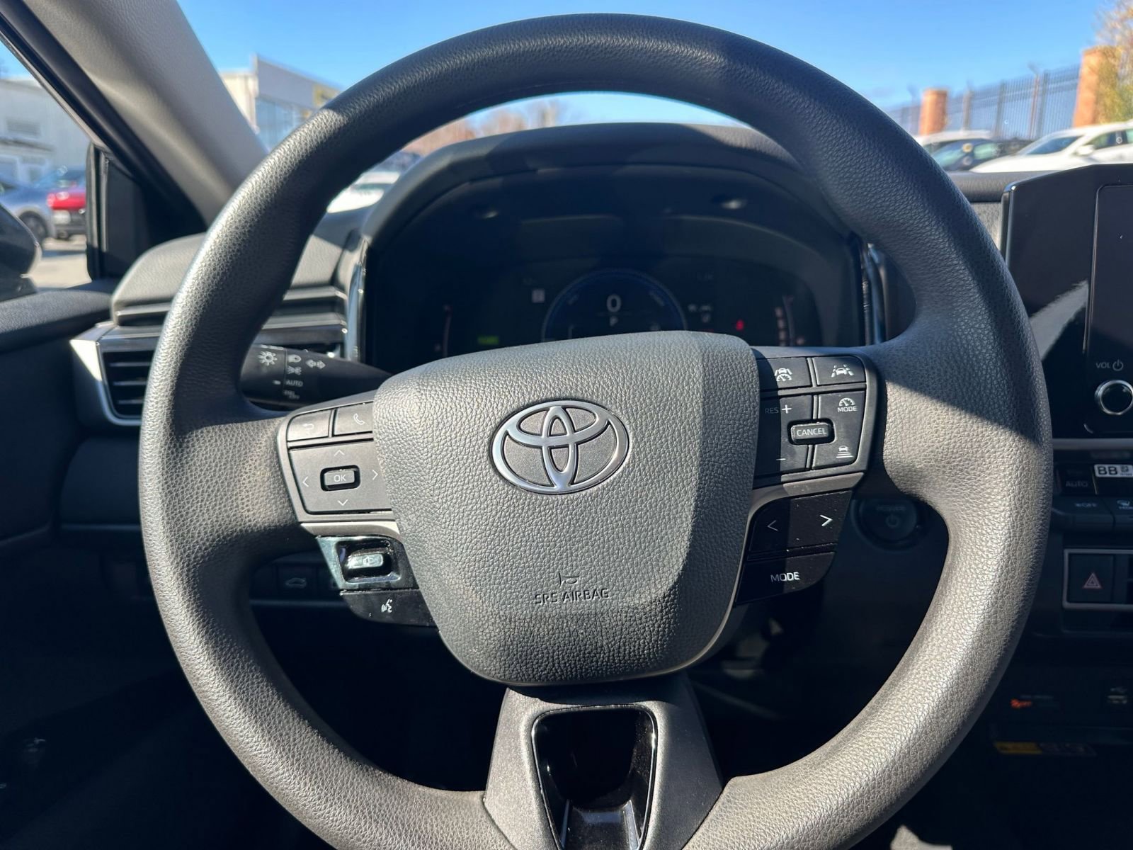 Used 2025 Toyota Camry LE image 27