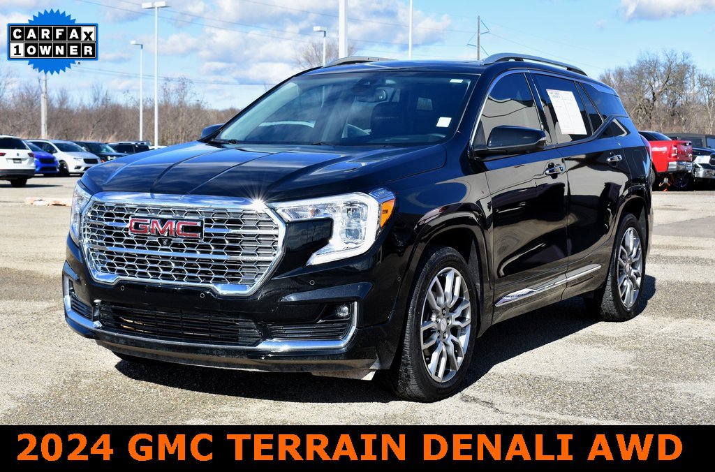 Used 2024 GMC Terrain Denali w/ Denali Premium Package