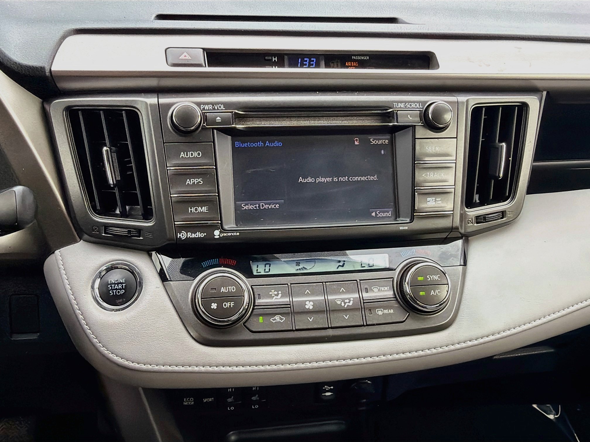 Used 2015 Toyota RAV4 Limited AWD/4WD image 27