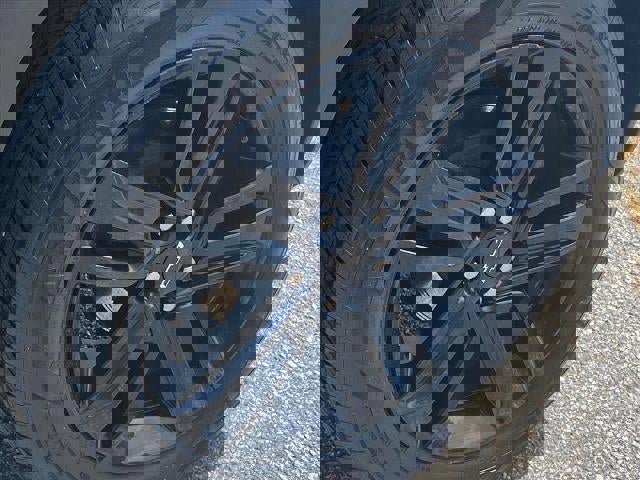 Used 2025 Chevrolet Trax ACTIV w/ Sunroof Package FWD image 26