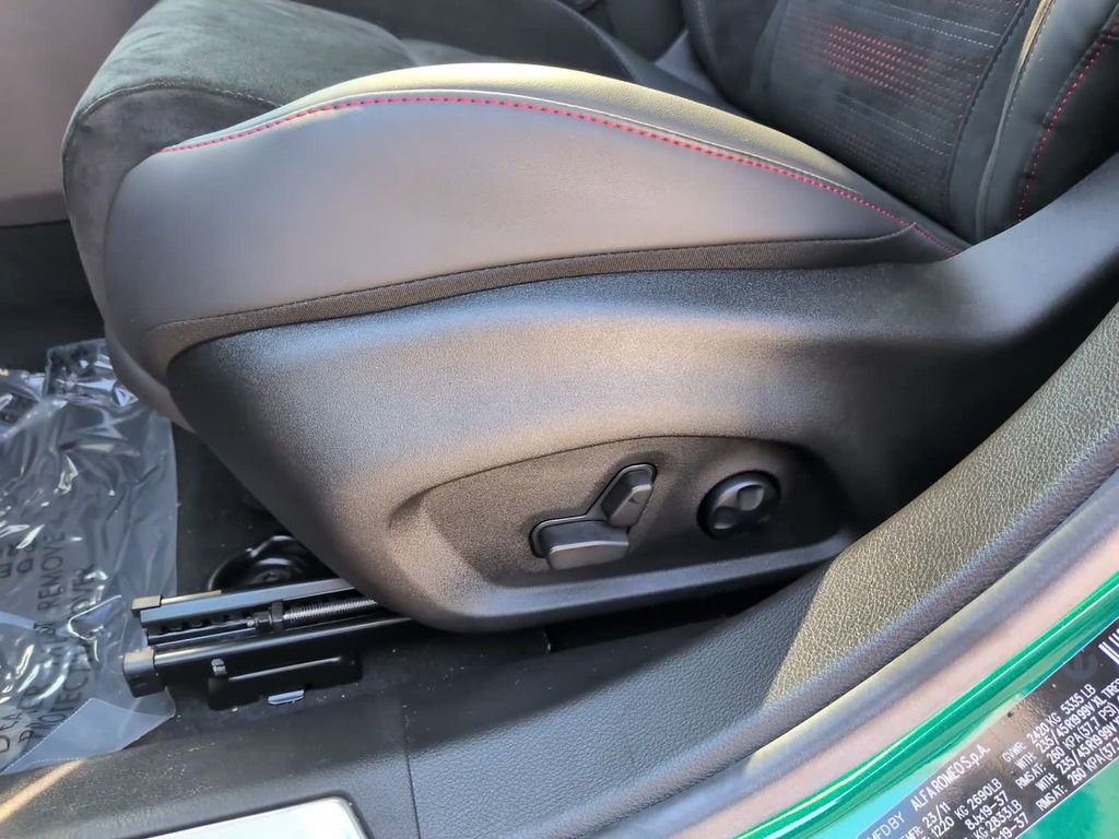 Used 2024 Alfa Romeo Tonale Veloce w/ Active Assist Package image 22